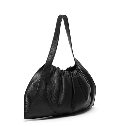 Geraffte Binde-Schultertasche aus genarbtem Leder