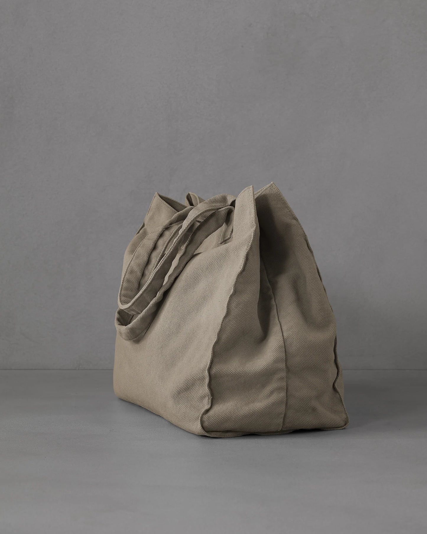 Großer Shopper aus gefärbtem Baumwoll-Canvas