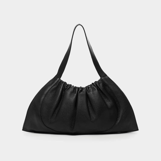 Geraffte Binde-Schultertasche aus genarbtem Leder