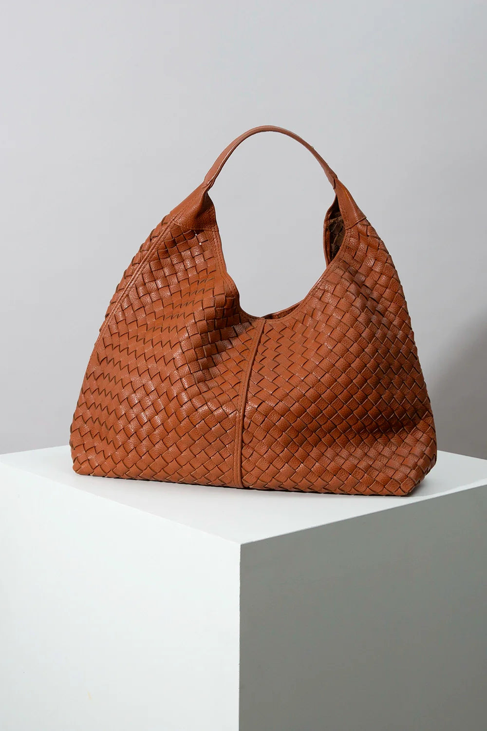 Geflochtene Hobo-Tasche mit großem Stauraum