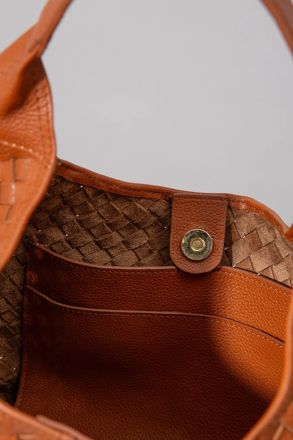 Geflochtene Hobo-Tasche mit großem Stauraum