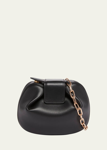 Kleine Clutch aus weichem Lammleder mit Messingkette und Magnetklappe