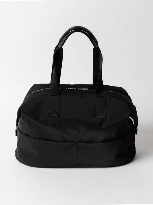 Vielseitige Weekender Tasche aus wasserfestem Nylon mit Gepäckgurt
