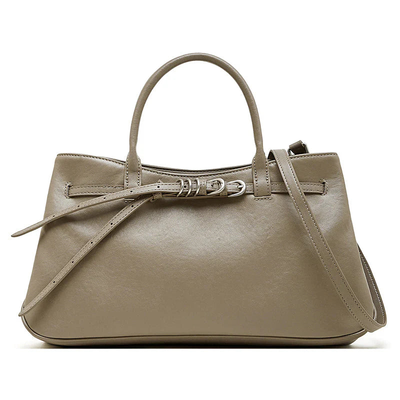 Strukturierte Handtasche mit Gürtel-Details und abnehmbarem Riemen